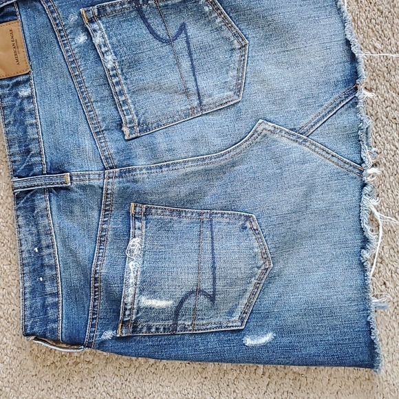 American Eagle Outfitters Blue Denim mini skirt size 2 distressed Frayed - Picture 6 of 10